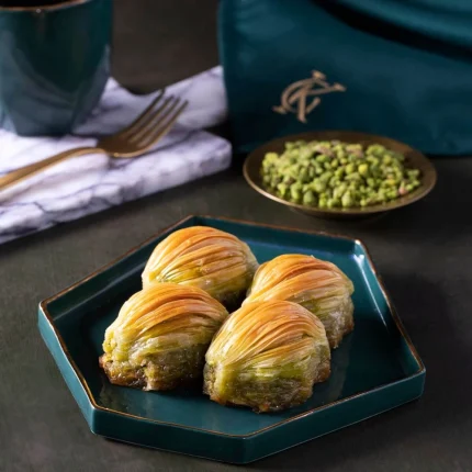 Pistachio Midye Baklava | Karaköy Güllüoğlu